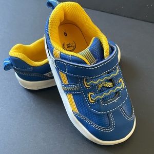 Wonder Nation Blue & Yellow size 6 toddler shoes.